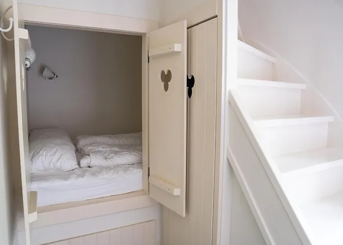 In Veluwe With Sauna And Nature Views *