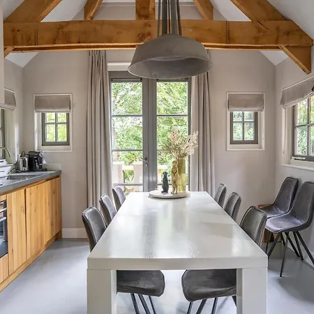 Lavish 8-person Farm In Сasa de vacaciones Ermelo